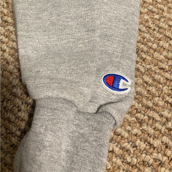 UNISEX SAUNDERS FARM CHAMPION CREW ⭐️ NEVER WORN - Picture 3 of 4